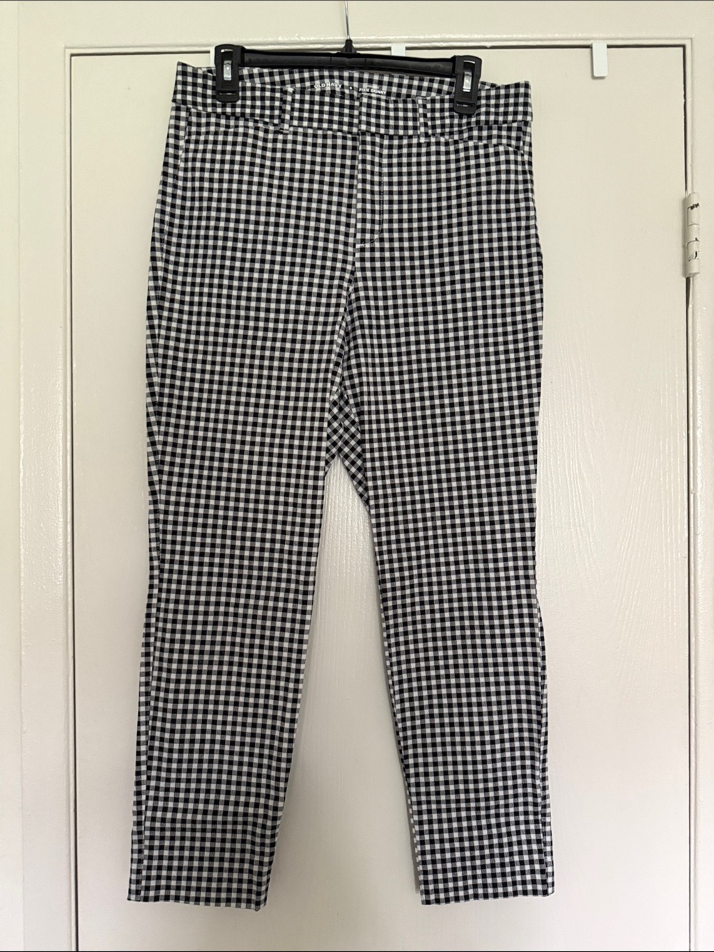 Old Navy Black and White Gingham Cropped Pants